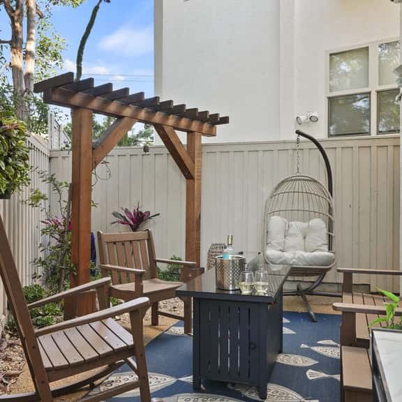 F7363 - Village Vista - Image 1