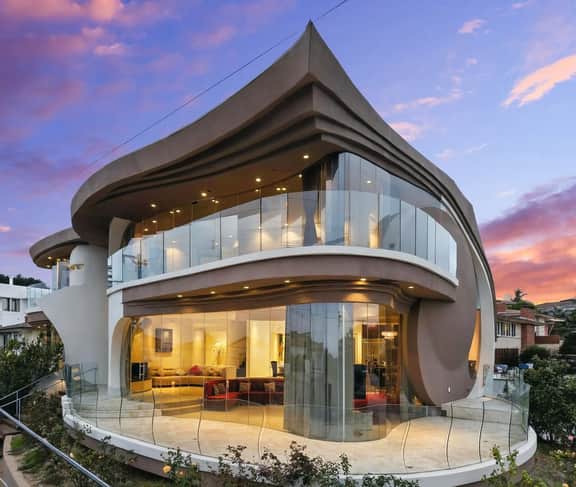 P1676 - The Wave House - Image 2