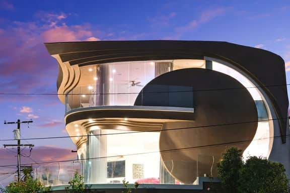 P1676 - The Wave House - Image 3