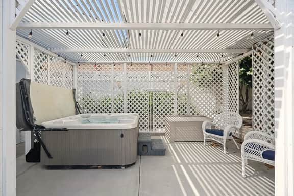 P8463 - Shores Luxury - Image 4