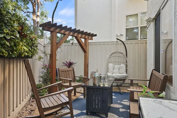 F7363 - Village Vista - Image 1